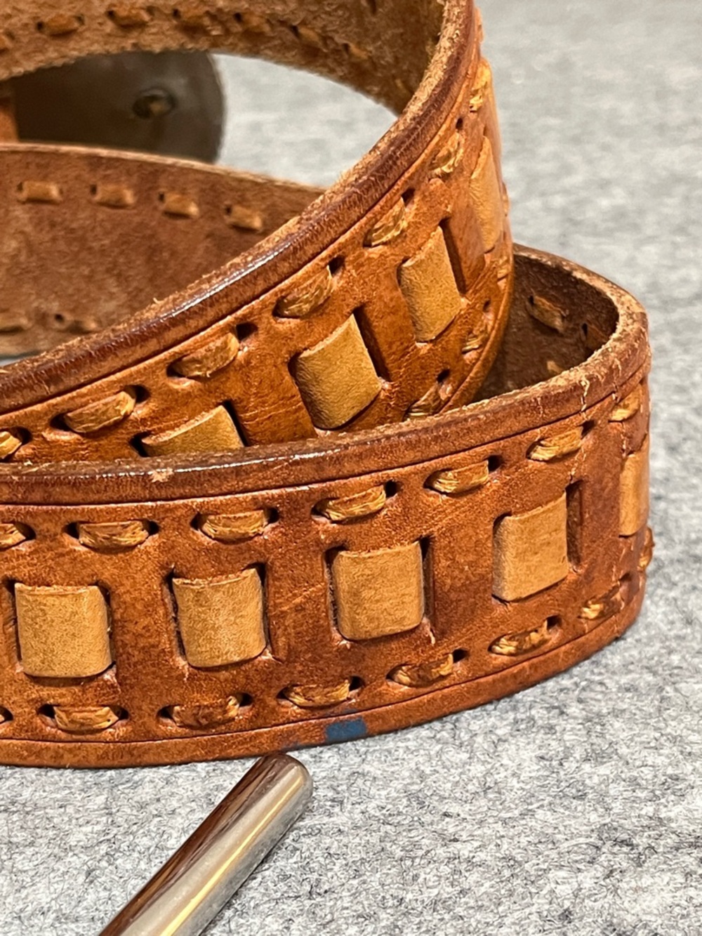 Western Horsehead Oval Belt Buckle with Tan Leather Strap - Picture 5 of 9